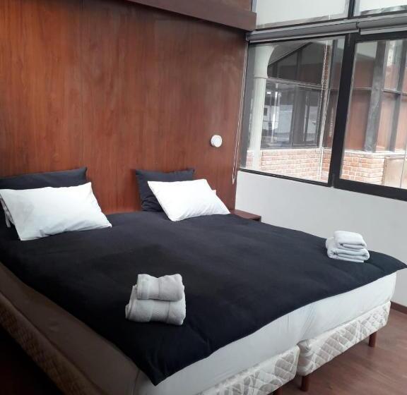 هتل کپسول Onkel Inn Wagon Sleepbox Uyuni