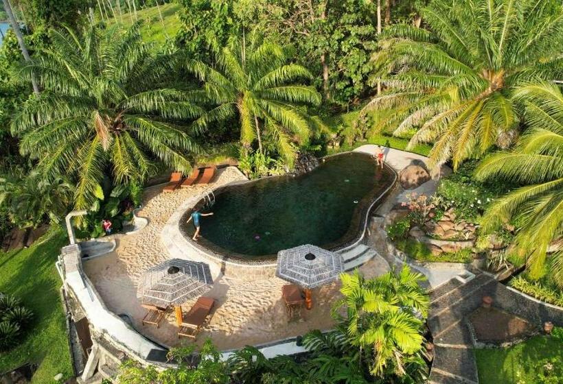 Lumbalumba Resort   Manado