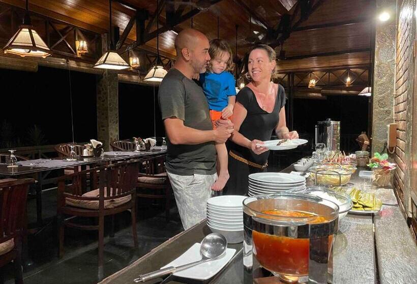 Lumbalumba Resort   Manado