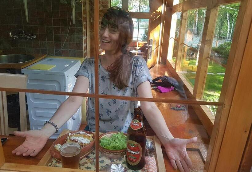 پانسیون Base For Adventurers   Urban Guerrilla