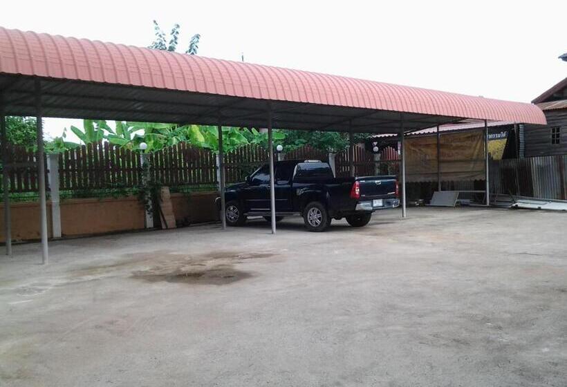 پانسیون J Safe Guesthouse