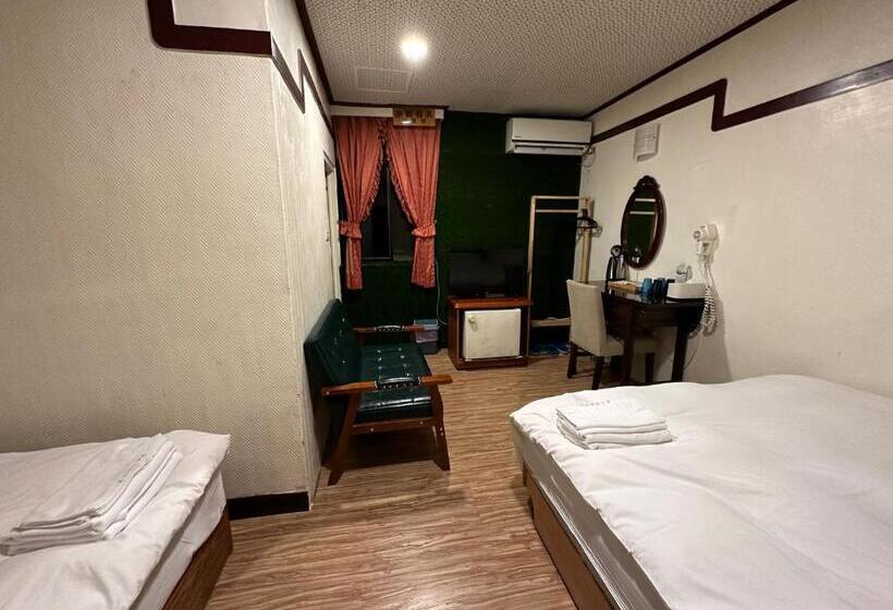 هاستل Ming Ren Hotspring