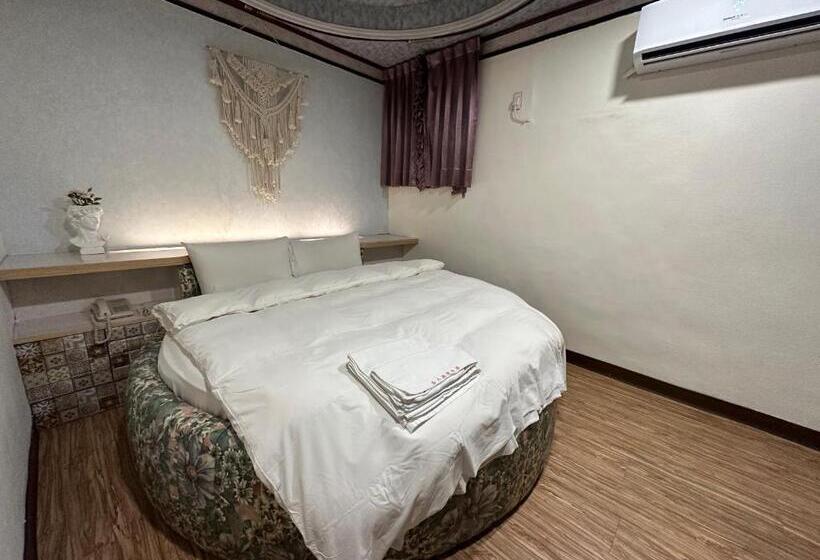 هاستل Ming Ren Hotspring