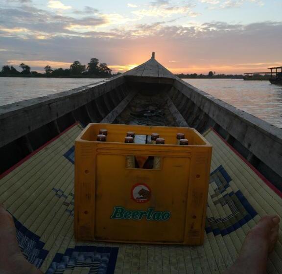 هاستل The Boathouse