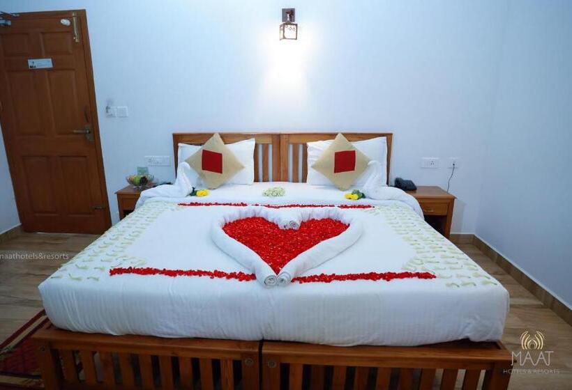 هتل Dew Drops Farm Resorts
