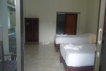 پانسیون Adila Warung And Homestay