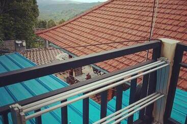 پانسیون Adila Warung And Homestay