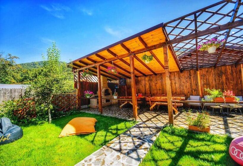 پانسیون Amandra Chalet