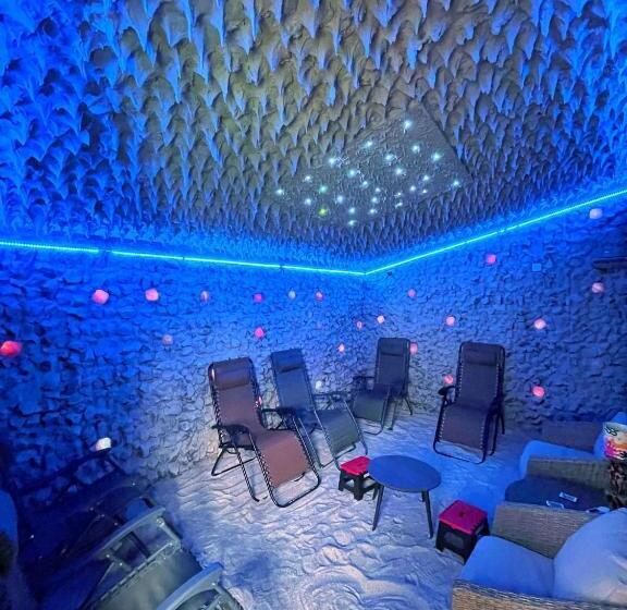 پانسیون Amandra Chalet