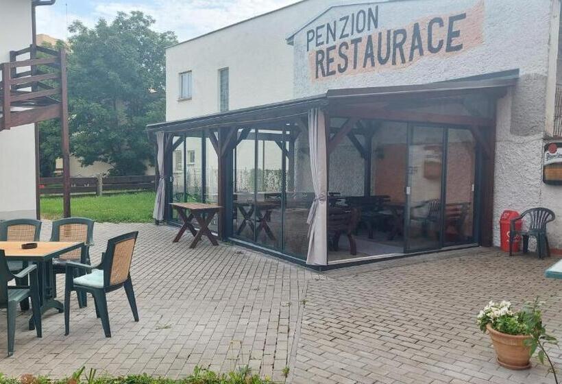 پانسیون Penzion A Restaurace U Strnada