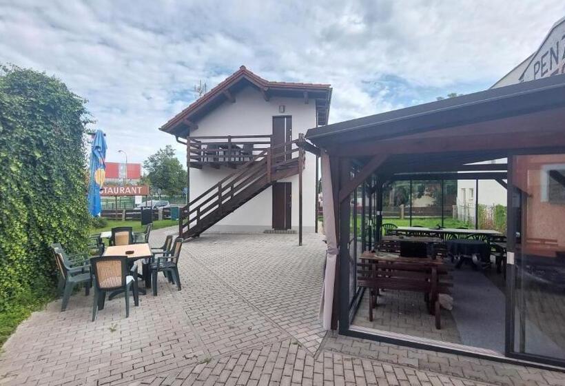 پانسیون Penzion A Restaurace U Strnada