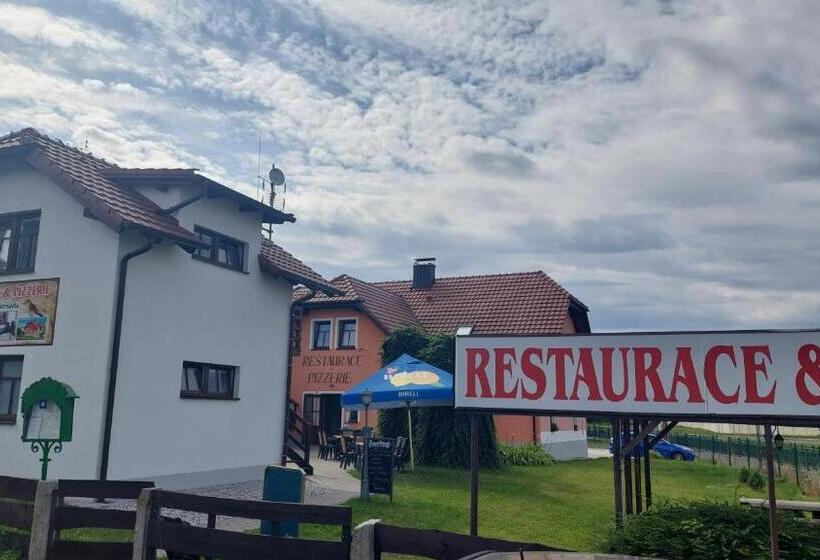 پانسیون Penzion A Restaurace U Strnada