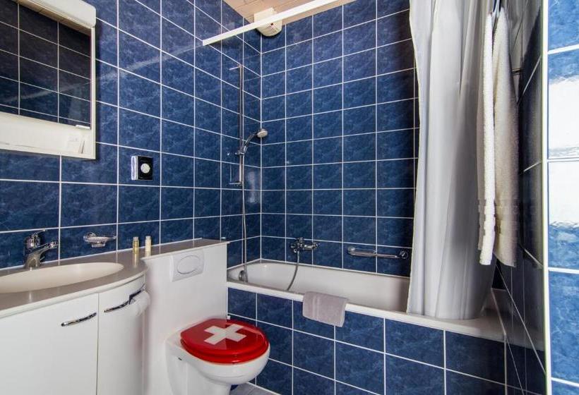 הוסטל Auberge Communale Chez Yann