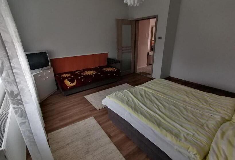 بنسيون Apátságúti Vendégház