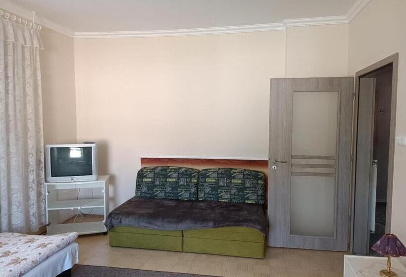 بنسيون Apátságúti Vendégház