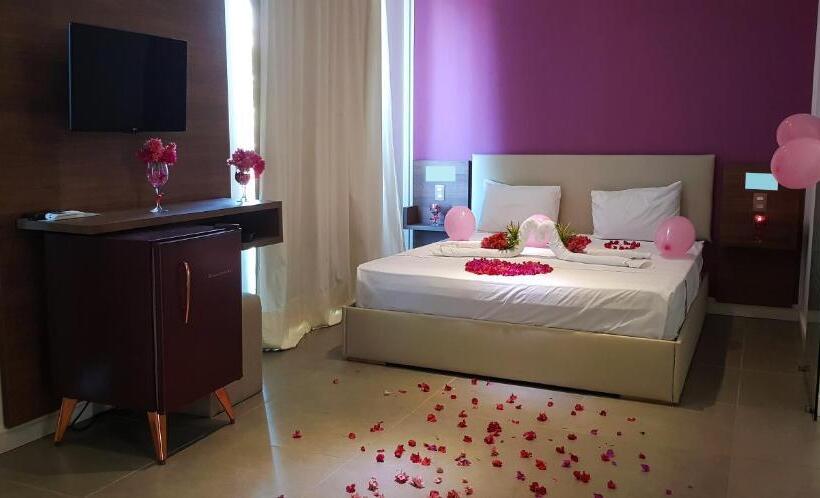 Ravenala Hotel Boutique
