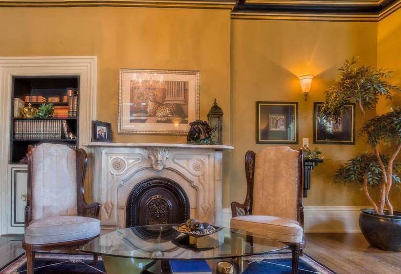 旅馆 The Woodview Inn
