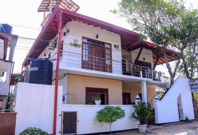 پانسیون Channa Villa & Tours