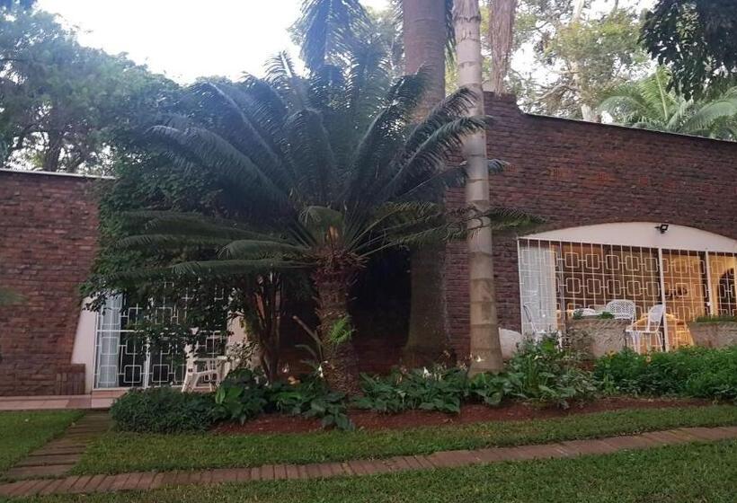 פנסיון Pecan Farm Guesthouse