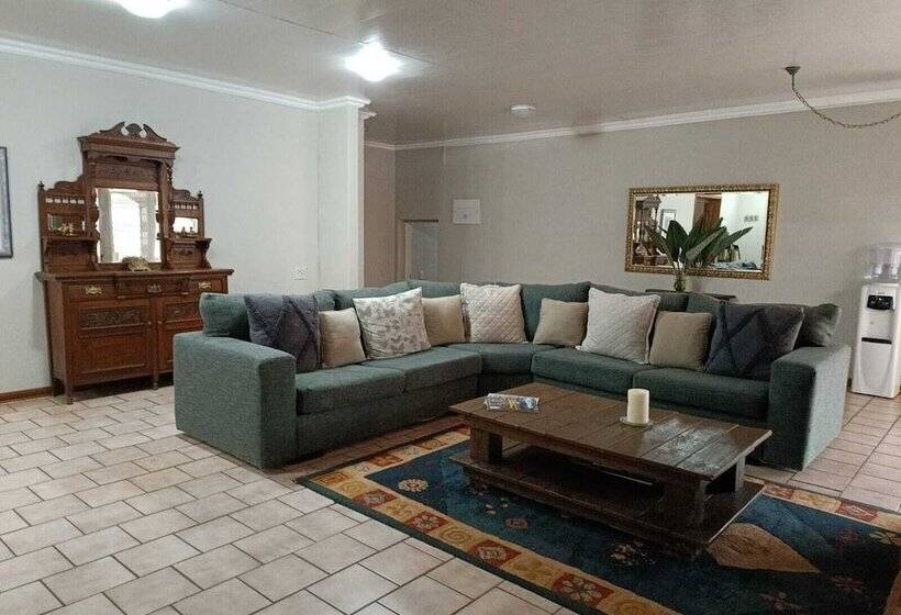 פנסיון Pecan Farm Guesthouse