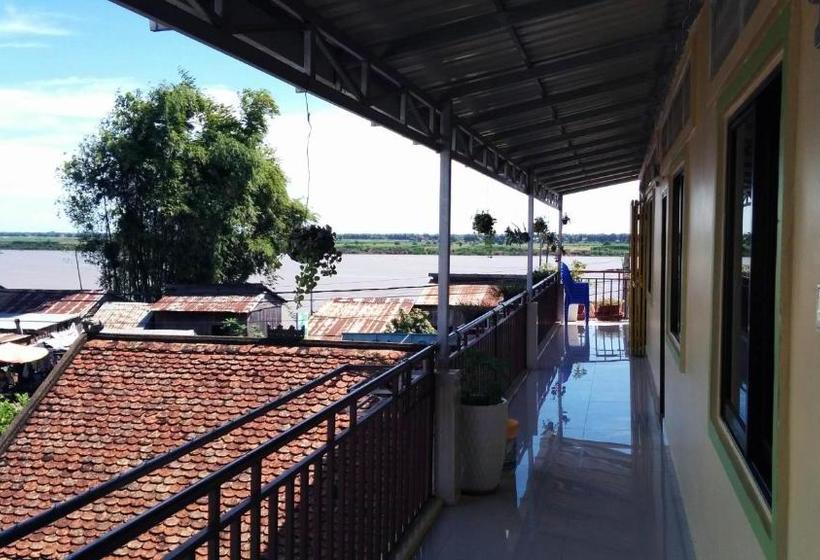 הוסטל Phalla Riverside