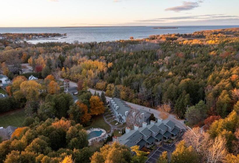 Evergreen Hill Condominiums