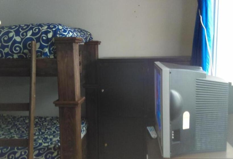 بنسيون Hostal Makea Pachuca