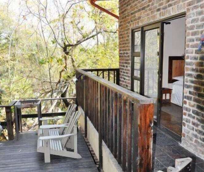 پانسیون Lost Trail Bed And Breakfast