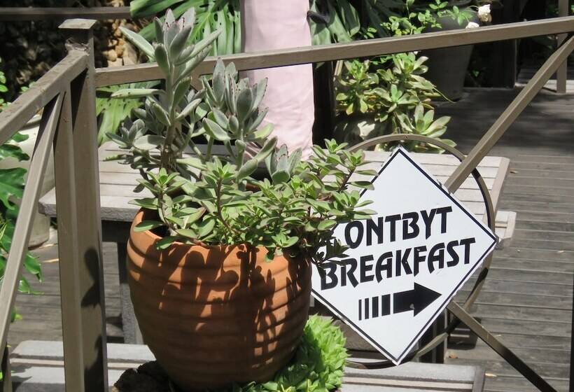 پانسیون Lost Trail Bed And Breakfast