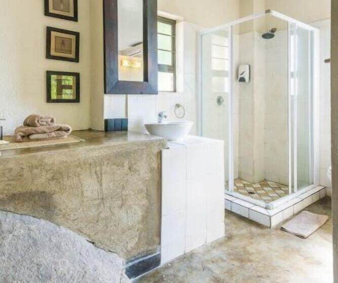 پانسیون Lost Trail Bed And Breakfast