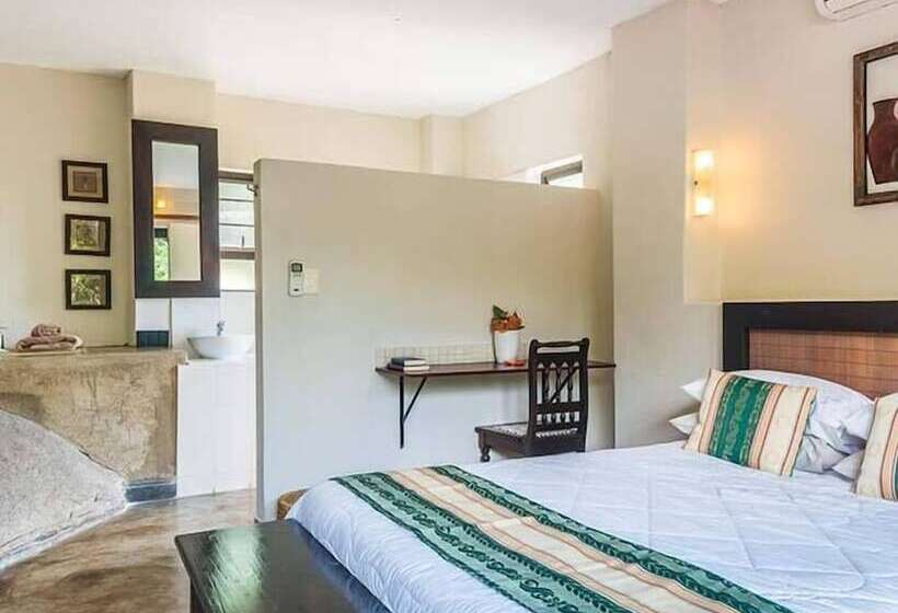 پانسیون Lost Trail Bed And Breakfast