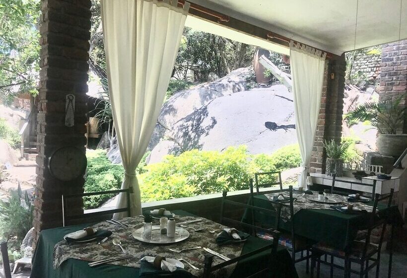 پانسیون Lost Trail Bed And Breakfast