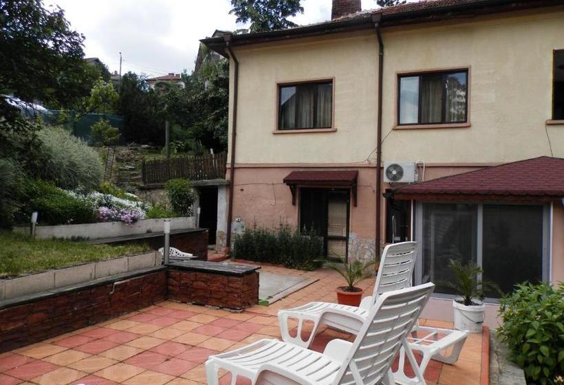 پانسیون Guest House Zora