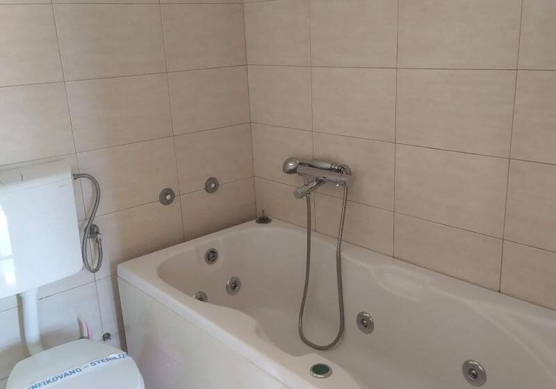 پانسیون Rooms Green Set