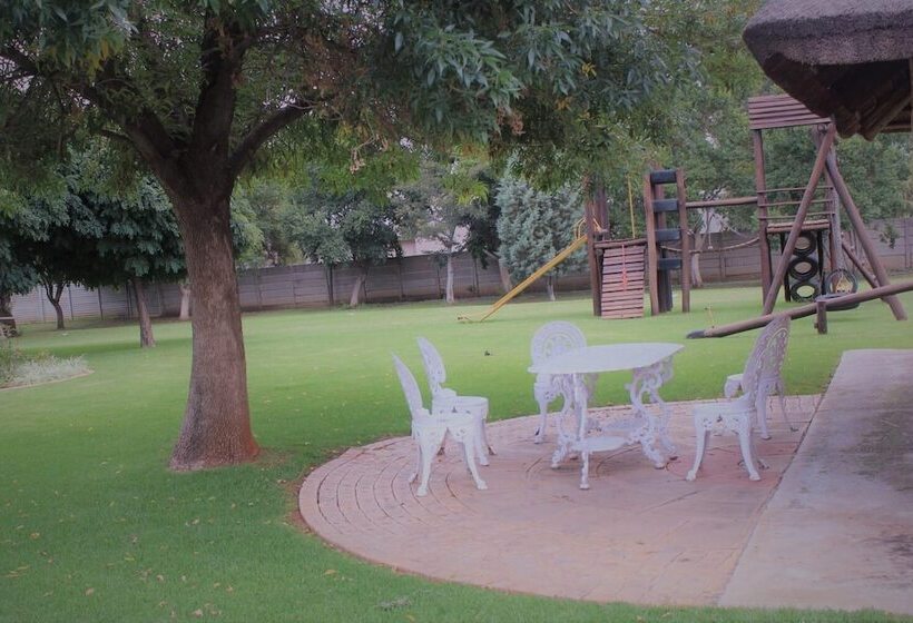 Pension The Willow Tree Guesthouse