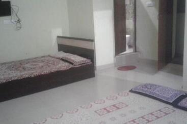 پانسیون Xavier Guest House