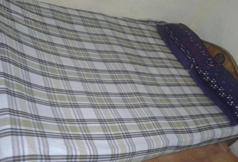 پانسیون Xavier Guest House