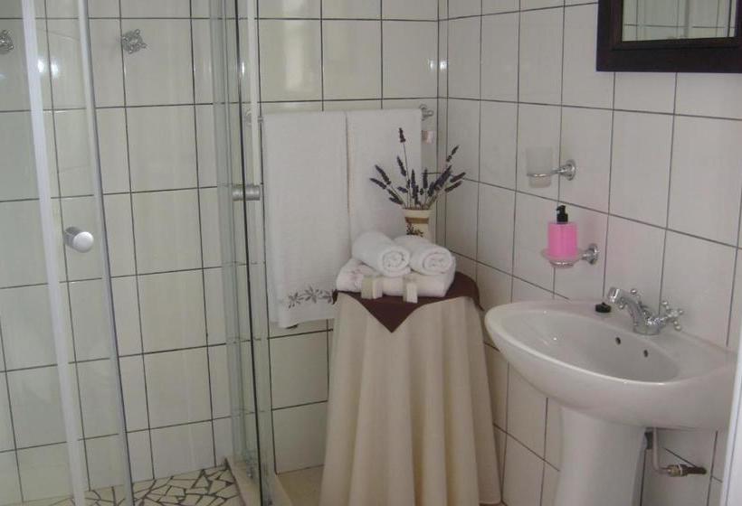 بنسيون Coral Tree Guest Rooms