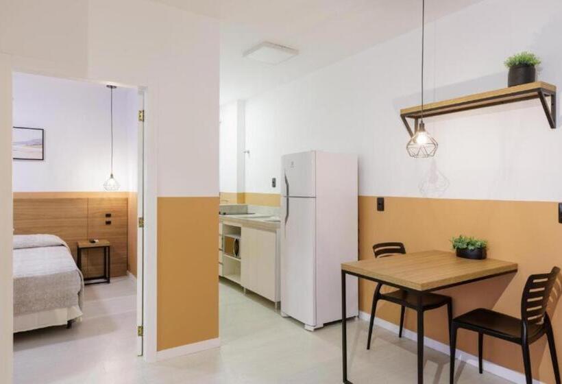 Le Village Distributed By Intercity