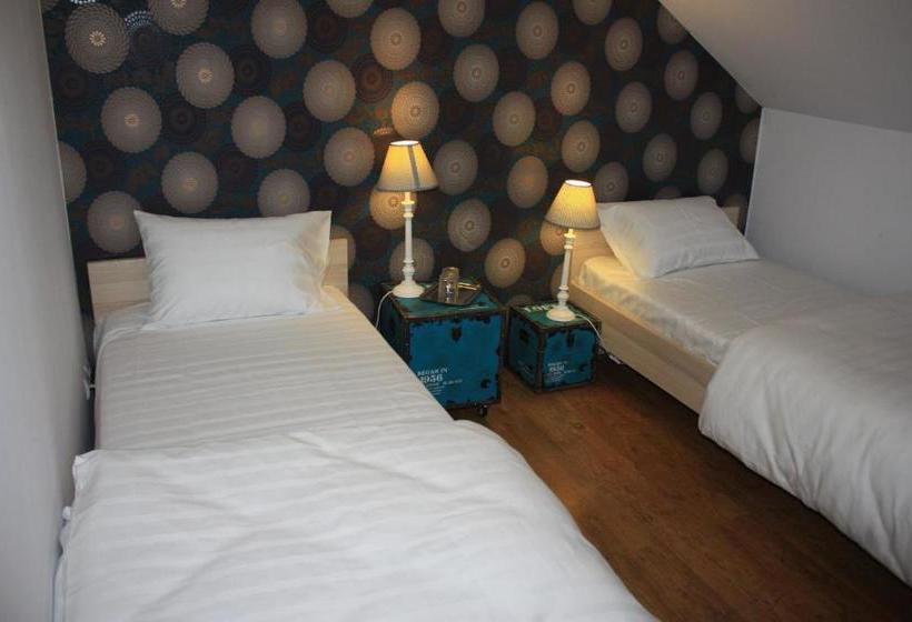 بنسيون Castelul Stirbey