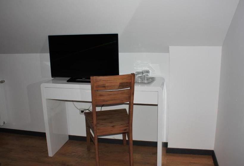 بنسيون Castelul Stirbey