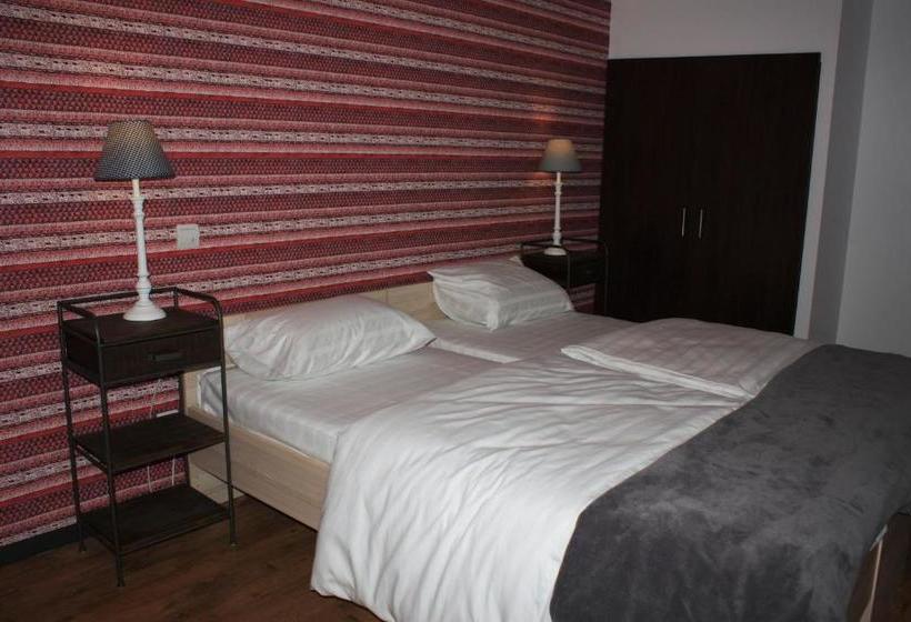 بنسيون Castelul Stirbey