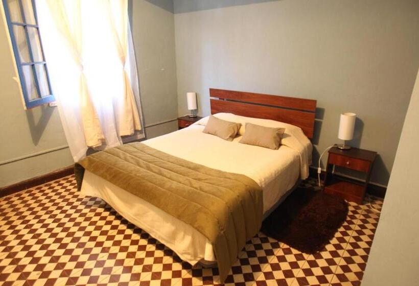 بنسيون Hostal Los Peñones