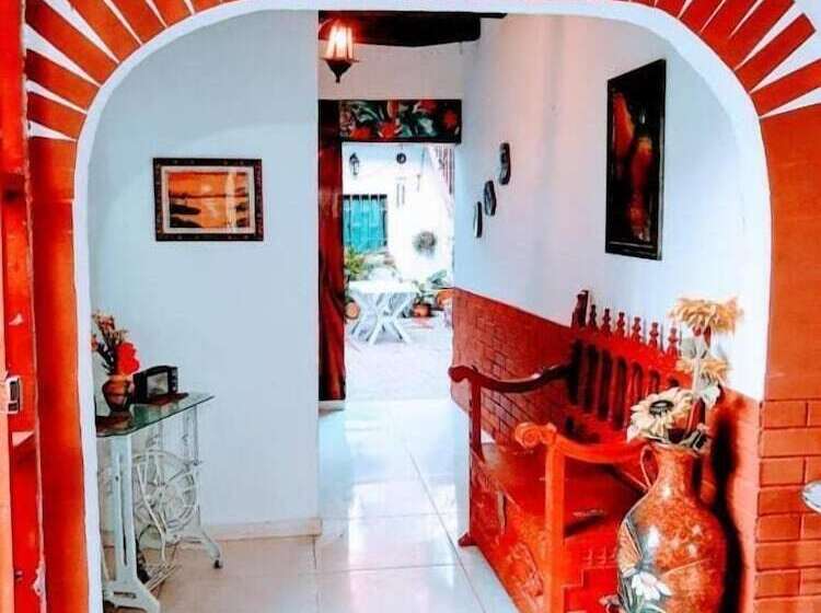 پانسیون Hostal Solsticio Guajiro