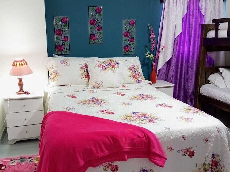 پانسیون Hostal Solsticio Guajiro