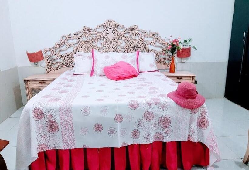 پانسیون Hostal Solsticio Guajiro