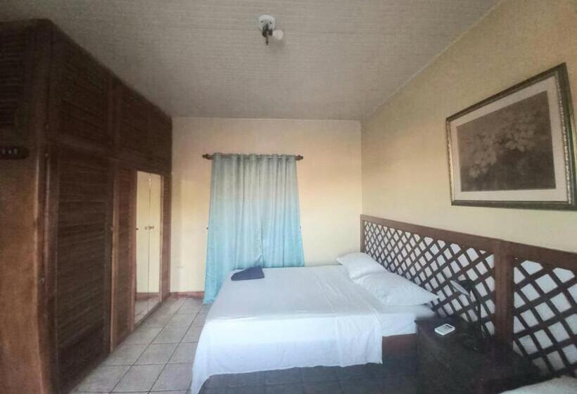 پانسیون The Seaside Garden Guesthouse