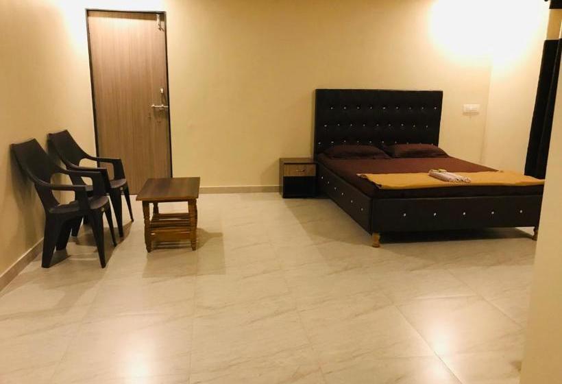 Пансион Vickys Guest House