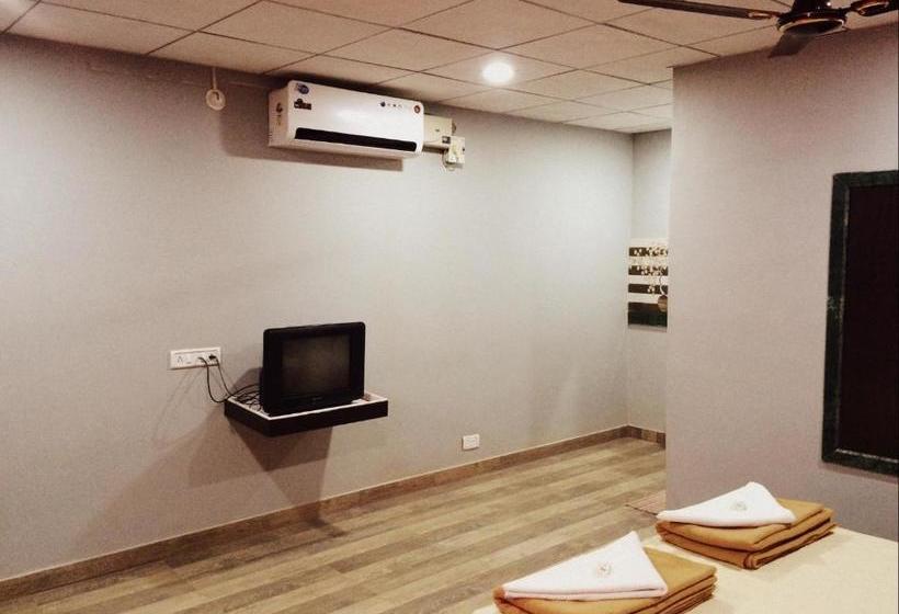 Пансион Vickys Guest House