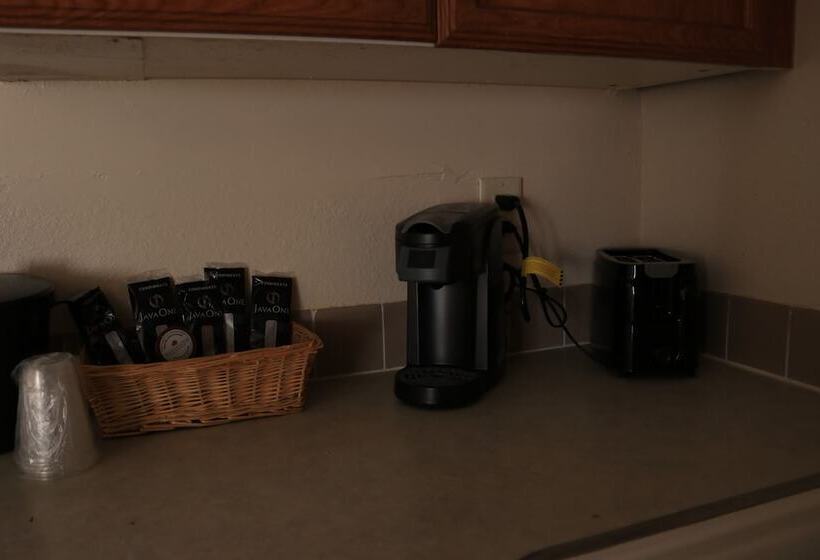 הוסטל Grand Canyon Caverns Inn